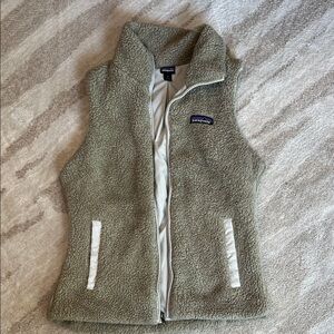 Patagonia Sherpa Fleece Vest in Tan
